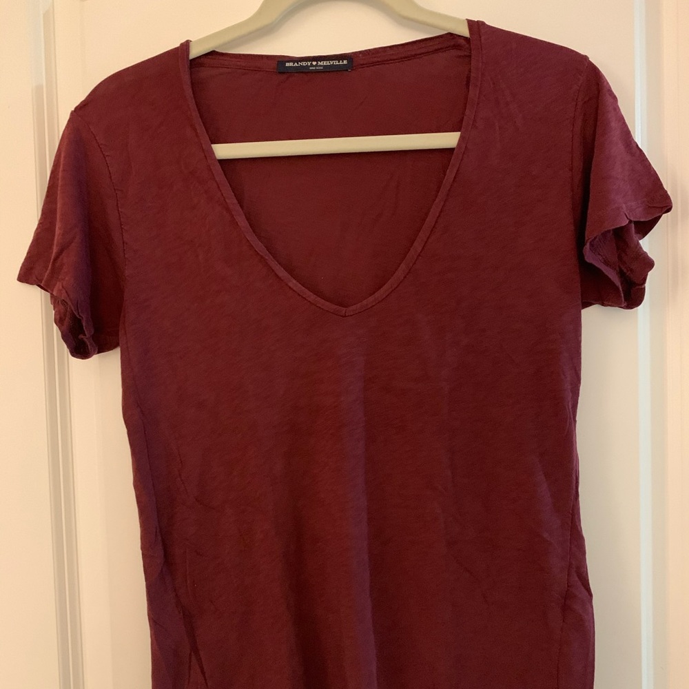Brandy Melville burgundy v neck tshirt